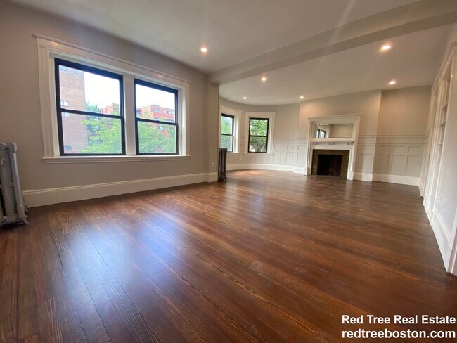 1855 Beacon St, Unit 2