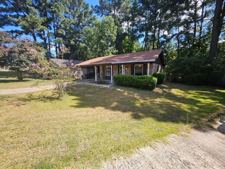 404 Juniper St in New Llano, LA - Building Photo