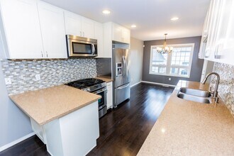 13807 SE 255th Pl in Kent, WA - Building Photo - Building Photo