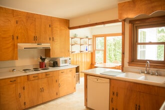 8588 US-31 in Charlevoix, MI - Building Photo - Building Photo