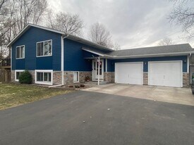 1565 Waterloo Ave in St. Paul, MN - Building Photo