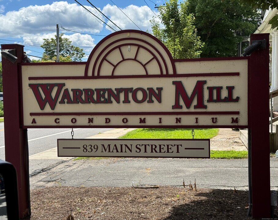 839 Main St in Torrington, CT - Foto de edificio