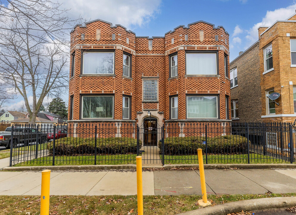 6758 S Campbell Ave in Chicago, IL - Building Photo