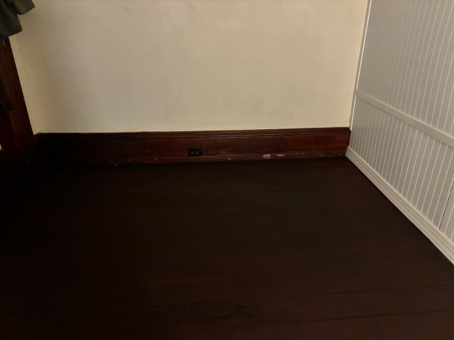 1xx S Walnut St