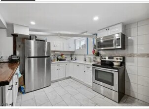 548 Parker St, Unit 1 in Newark, NJ - Foto de edificio - Building Photo