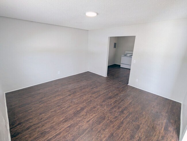 506-512 Northwood Rd in West Palm Beach, FL - Building Photo - Building Photo