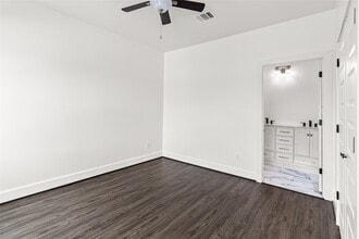 2204 Hoskins Dr in Houston, TX - Building Photo - Building Photo