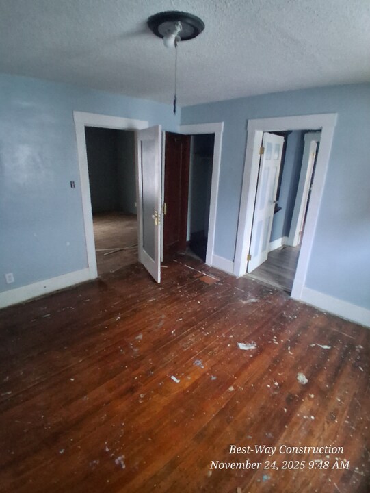 2057 N Charles St in Decatur, IL - Foto de edificio