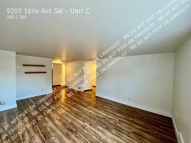 9203 16th Ave SW, Unit Unit C in Seattle, WA - Building Photo - Building Photo