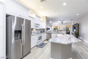 8641 Piazza Del Lago Cir in Estero, FL - Building Photo