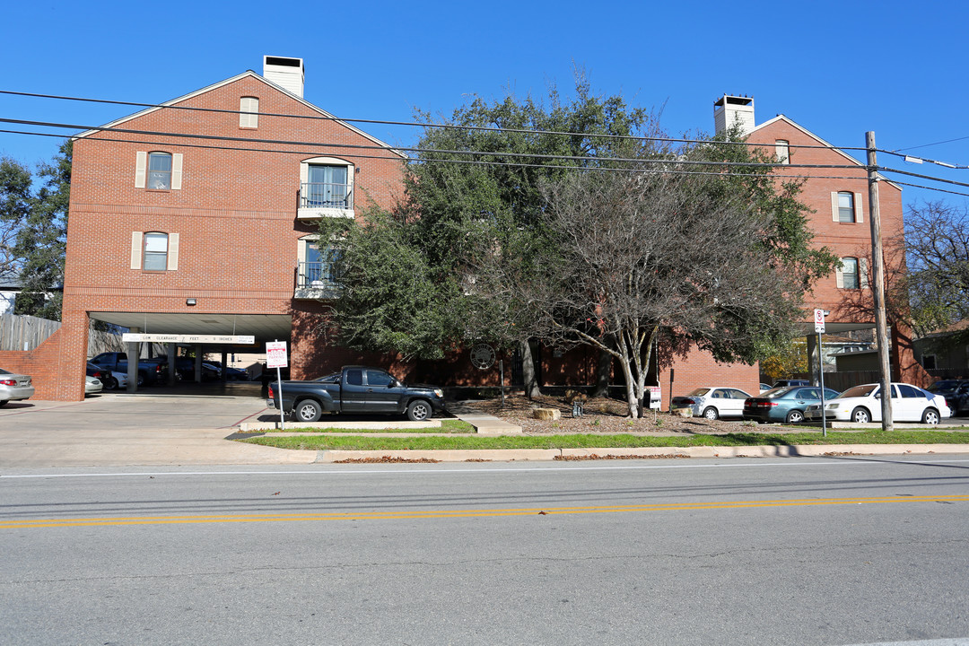 Windtree Condos in Austin, TX - Building Photo