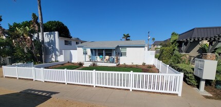 4846 Santa Cruz Ave in San Diego, CA - Building Photo - Building Photo