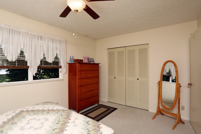 Brookfield Townhomes in Louisville, OH - Foto de edificio - Interior Photo