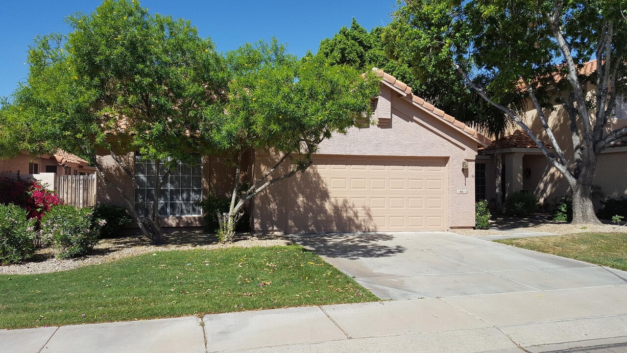 16610 S 32nd Pl in Phoenix, AZ - Building Photo