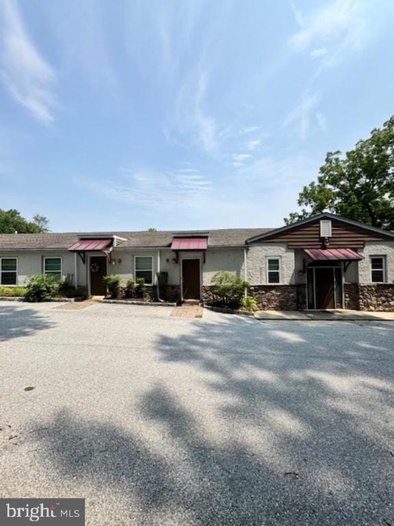 property at 85 Valley Rd