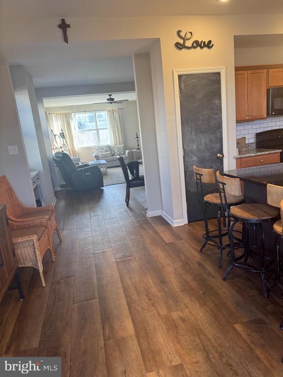 property at 43 S Poplar St