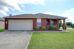 1034 W South St in Leander, TX - Building Photo