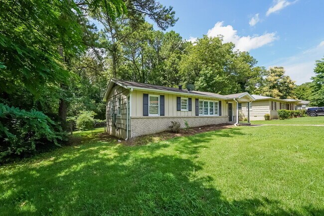 417 19th Terrace NE in Center Point, AL - Building Photo - Building Photo