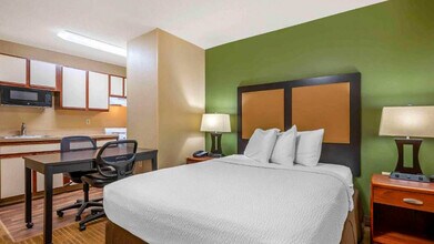 200 Meijer Dr in Florence, KY - Building Photo - Building Photo