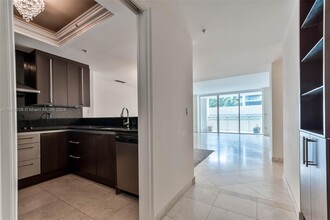 3400 SW 27th Ave, Unit 405 in Miami, FL - Building Photo - Building Photo