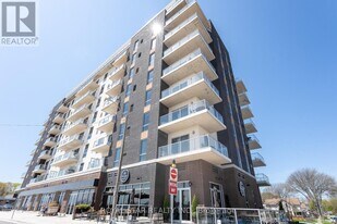 118 West St in Port Colborne, ON - Building Photo