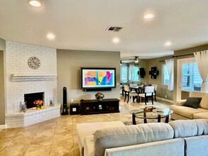 831 W Fletcher Ave in Orange, CA - Building Photo - Building Photo