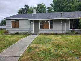 1742 Anderson St in Bremerton, WA - Building Photo