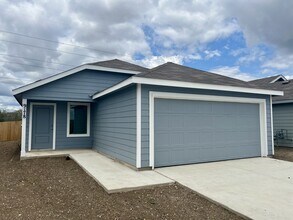 9178 Trails End in Seguin, TX - Building Photo - Building Photo