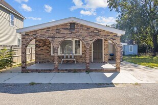 2023 Four Mile Ln in Charleston, SC - Building Photo