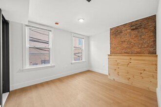 14 Westervelt Pl in Jersey City, NJ - Building Photo - Building Photo