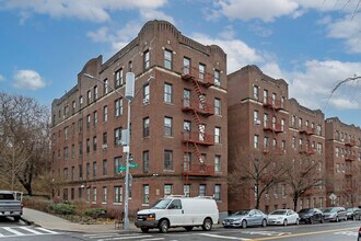 577 Isham Street in New York, NY - Building Photo - Building Photo
