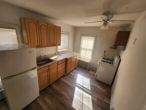 37 Jennings Ave-Unit -3 in Patchogue, NY - Building Photo - Building Photo