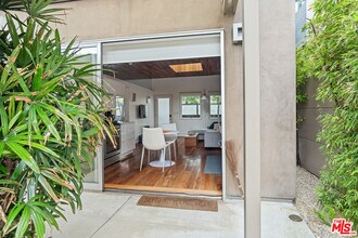 522 Rialto Ave in Los Angeles, CA - Building Photo - Building Photo