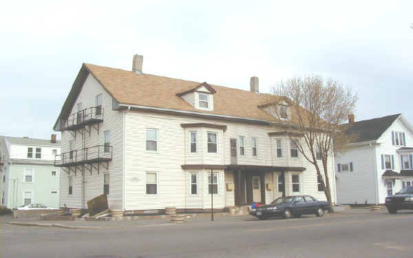 398-400 Rantoul St in Beverly, MA - Building Photo