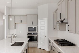 8512 Dongan Dr in Austin, TX - Building Photo - Building Photo