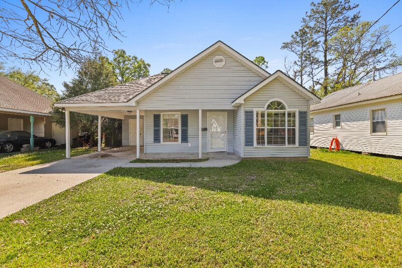 177 Beauregard St in Ponchatoula, LA - Building Photo