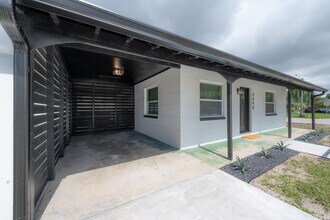 2400 34th Ave N in St. Petersburg, FL - Building Photo - Building Photo