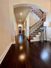 422 Indianwood Dr in Austin, TX - Foto de edificio - Building Photo