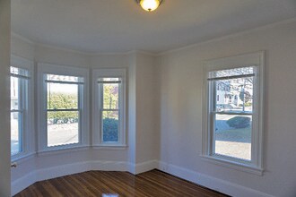 23 Maple St, Unit 25-1R in Waltham, MA - Building Photo - Building Photo