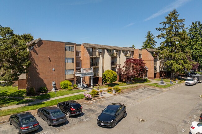 Carlton Park Gardens in Richmond, BC - Building Photo - Building Photo