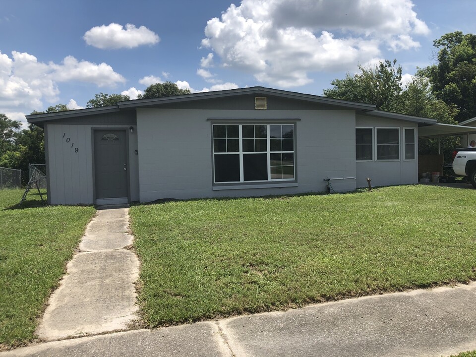 1019 Persian St in Deltona, FL - Building Photo