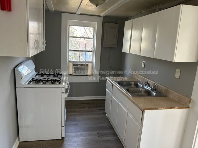 526 N 8th St in Griffin, GA - Building Photo - Building Photo