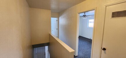 1069 Sierra Blvd in South Lake Tahoe, CA - Building Photo - Building Photo