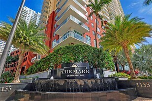 1155 Brickell Bay Dr in Miami, FL - Building Photo