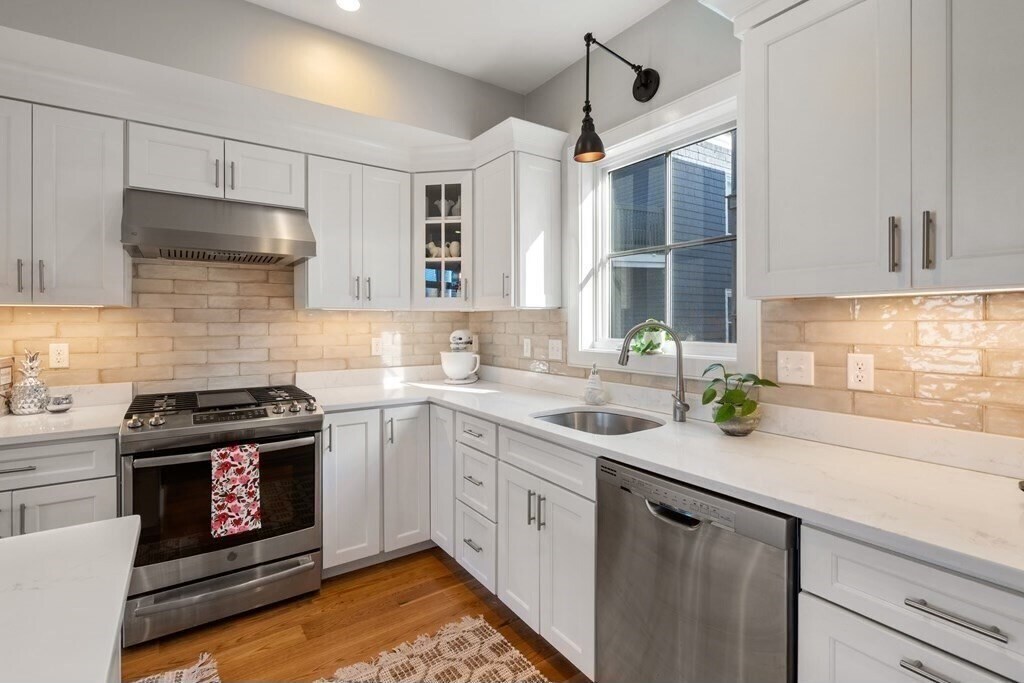 145 Stoughton St in Boston, MA - Building Photo