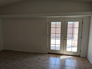 3846 E Nicole Ave in Kingman, AZ - Building Photo - Building Photo