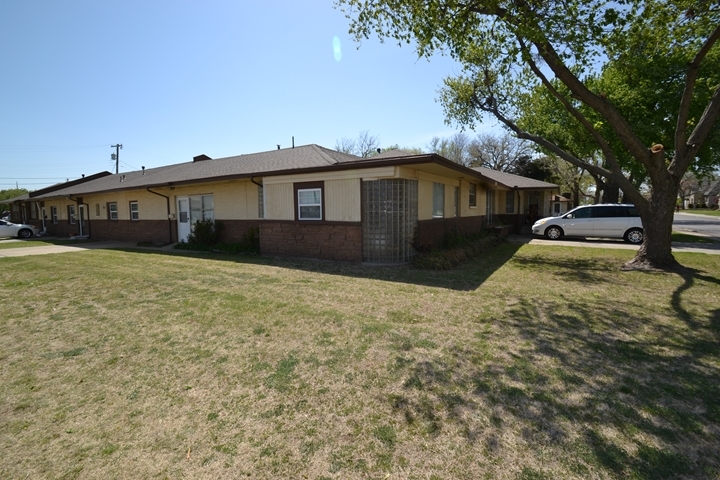 6800-6806 NW 42nd St in Bethany, OK - Foto de edificio