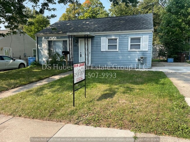 property at 1621 Roselawn Ave