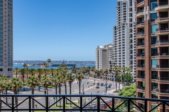 500 W Harbor Dr, Unit 720 in San Diego, CA - Foto de edificio - Building Photo
