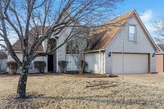 15 Oakland Woods Cove in Oakland, TN - Building Photo - Building Photo
